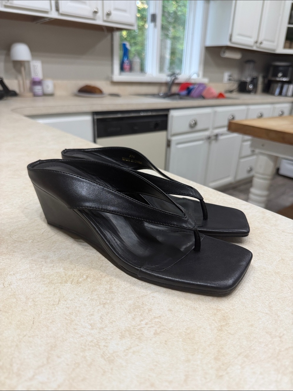 Wedge Thong Sandals in Black - Sleek Women's Wedge Flip Flops